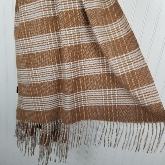 Mode By 2R Plaid Blanket Scarf Wrap Fringe Gold Tan Honey Gray Cream Soft Layer - Picture 2 of 8